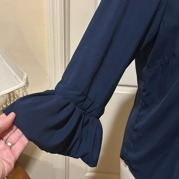 Gretchen Scott Small button down. 3/4 bell sleeve. Fitted - Picture 4 of 12